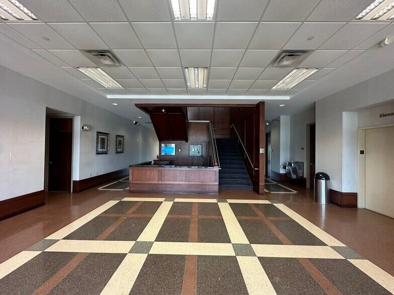 107 Front St, Vidalia, LA à louer - Hall d’entrée – Image 3 sur 4