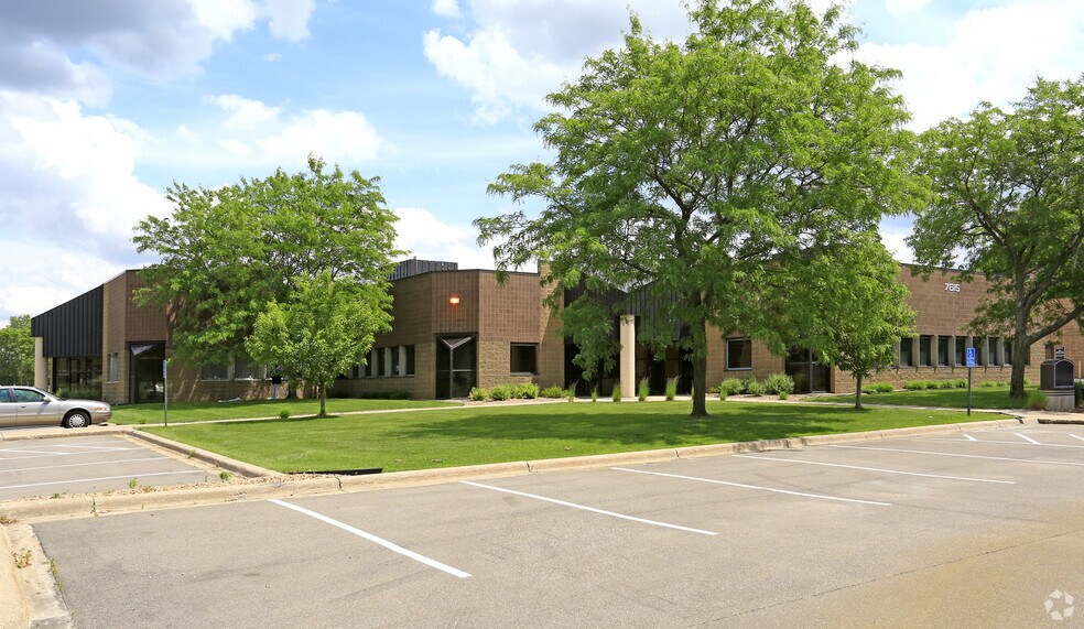 7615 Golden Triangle Dr, Eden Prairie, MN à louer - Photo principale – Image 2 sur 9