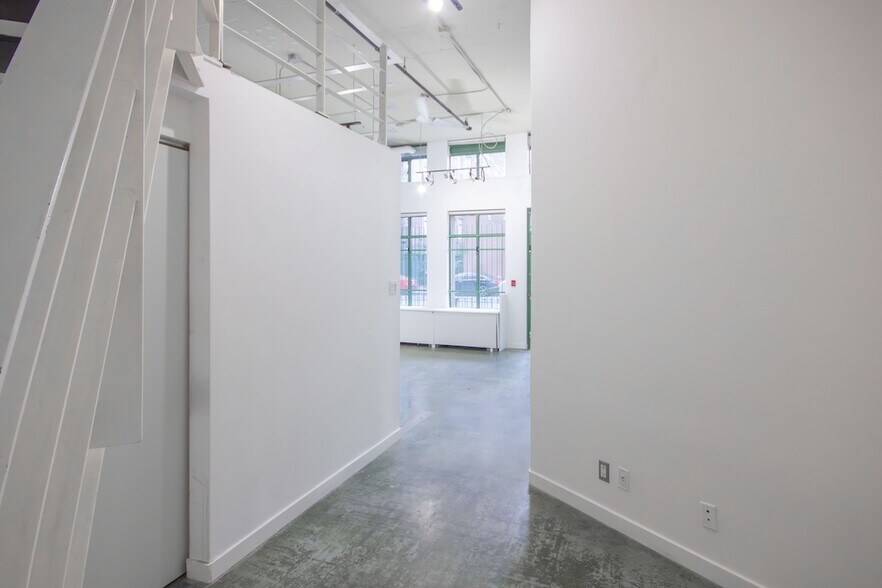 1 E Cordova St, Vancouver, BC à vendre - Photo intérieure – Image 3 sur 14