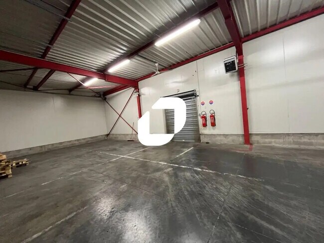 Plus de détails pour Bureau, Local d'activités à louer