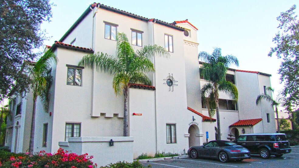 504 W Pueblo St, Santa Barbara, CA à louer - Photo de l’immeuble – Image 2 sur 19
