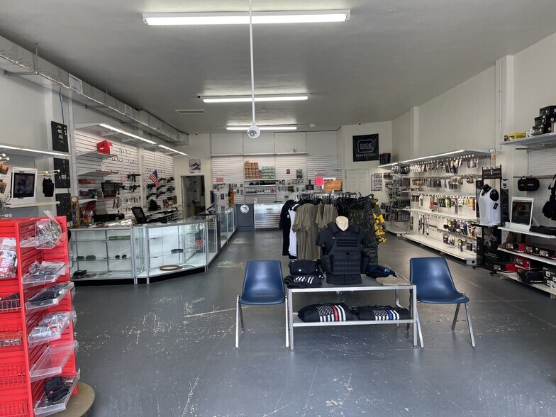 220 N Krome Ave, Homestead, FL à vendre - Photo de l’immeuble – Image 3 sur 18