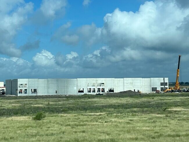 Plus de détails pour 2605 Dewitt St, Lockhart, TX - Industriel/Logistique à vendre