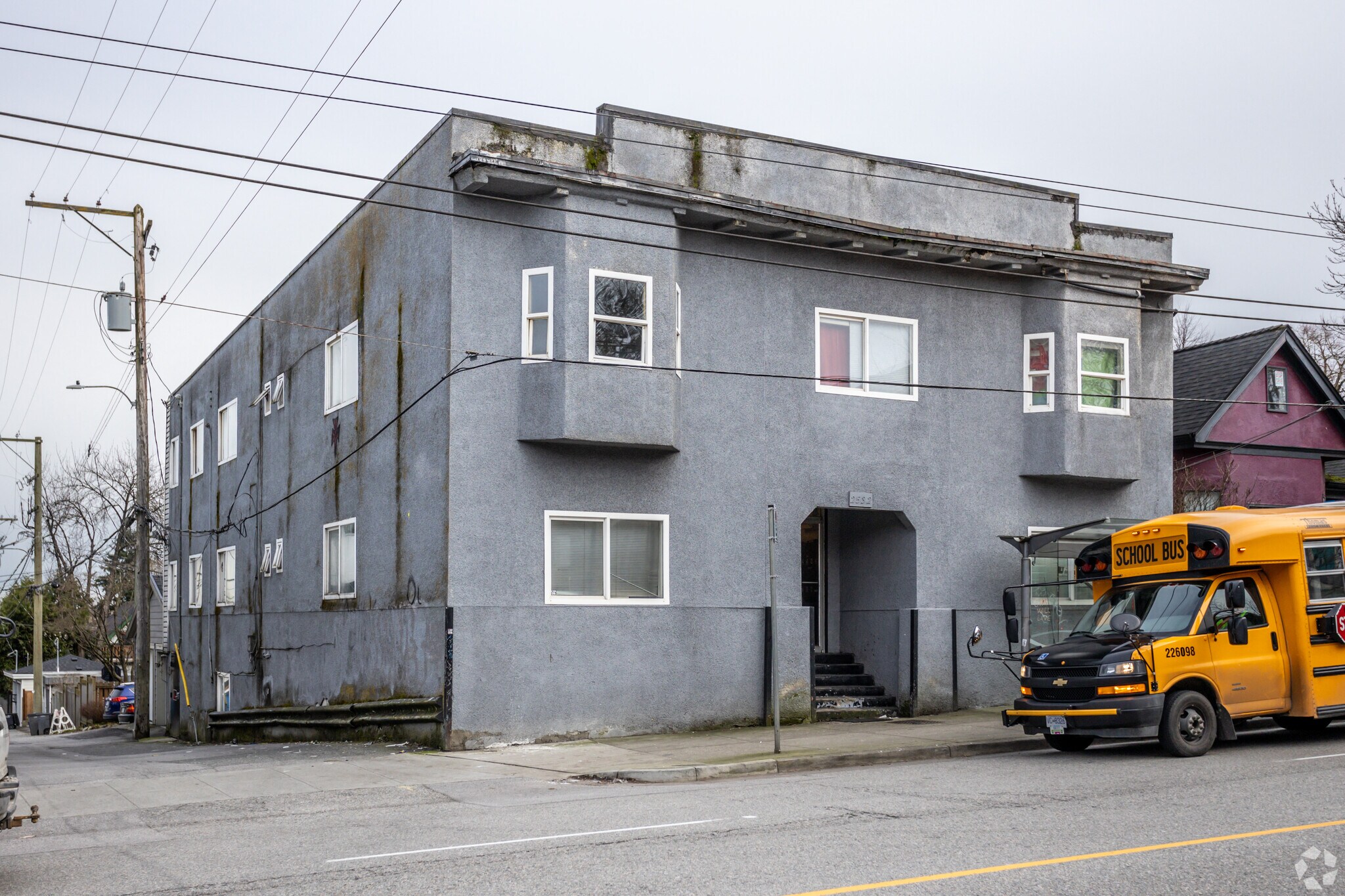 2532 Fraser St, Vancouver, BC à vendre Photo principale– Image 1 sur 3