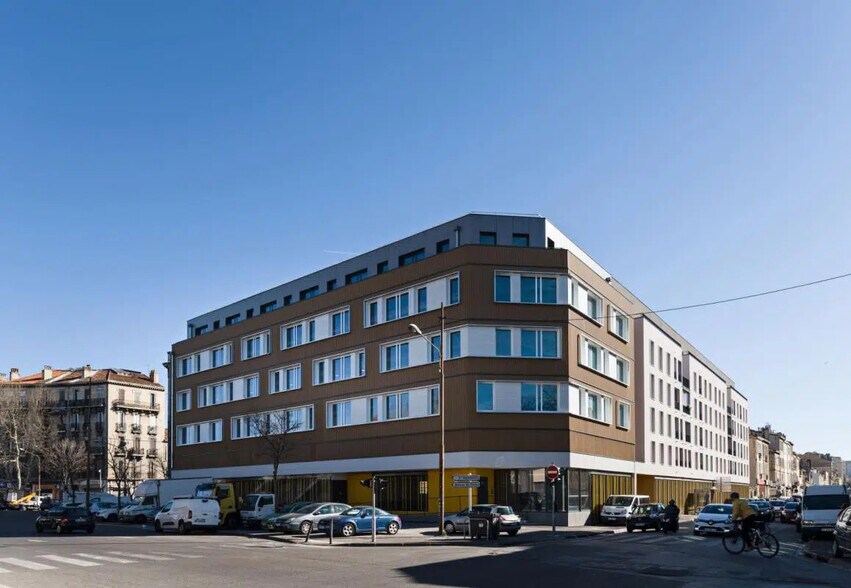 Bureau dans Marseille à louer - Photo de l’immeuble – Image 1 sur 14