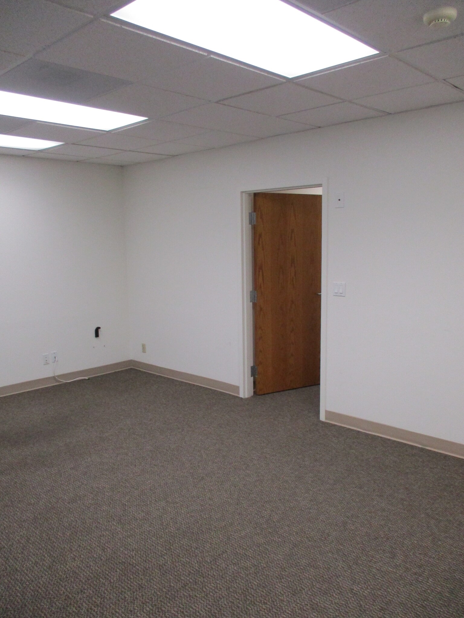 23603 Park Sorrento, Calabasas, CA à louer Photo intérieure– Image 1 sur 3