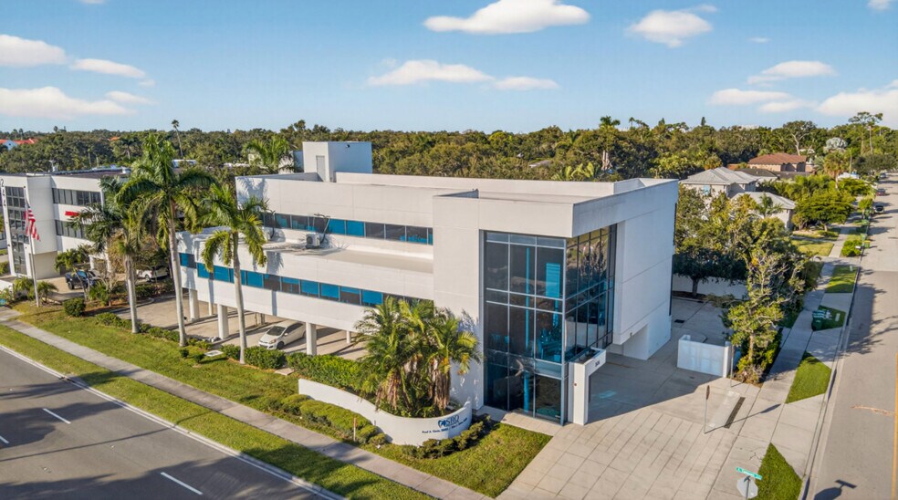 2426 S Tamiami Trl, Sarasota, FL à vendre - Photo principale – Image 1 sur 12
