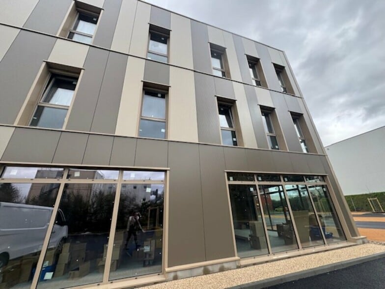 Bureau dans Villefranche-sur-Saône à vendre - Photo de l’immeuble – Image 1 sur 3
