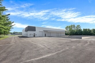 2211 S James Rd, Columbus, OH à louer Photo de l’immeuble– Image 1 sur 4