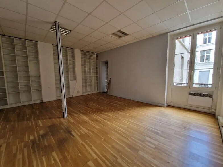 36 Rue Laffitte, Paris à louer - Photo de l’immeuble – Image 3 sur 10