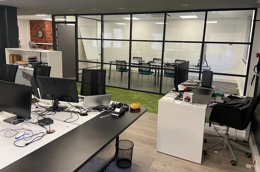 95-97 Rue De Bellevue, Boulogne-Billancourt à louer - Photo de l’immeuble – Image 3 sur 9