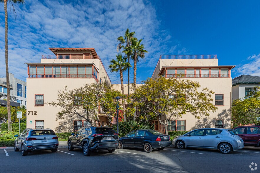 712 Cedar St, San Diego, CA à vendre - Photo de l’immeuble – Image 3 sur 5