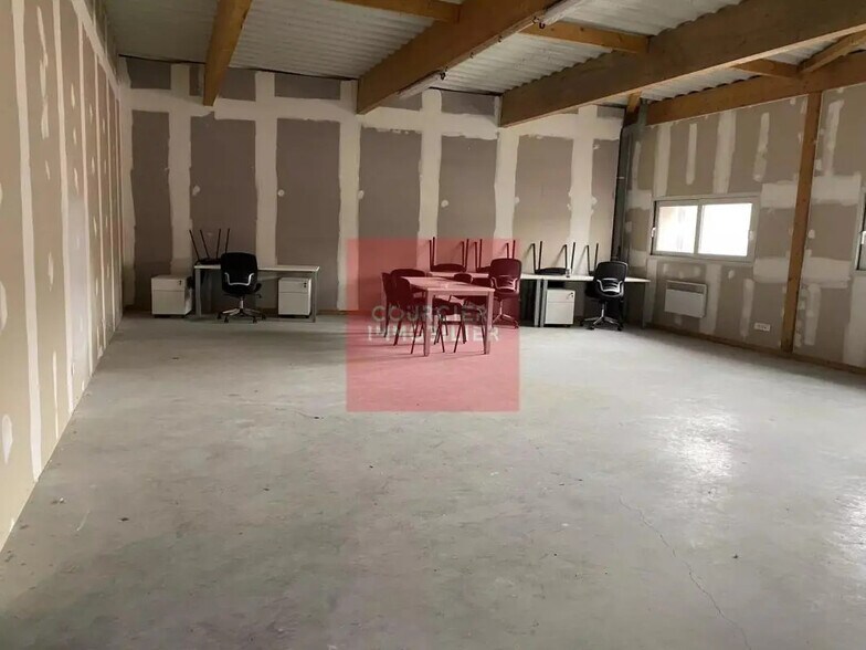 Bureau dans Gazeran à vendre - Photo intérieure – Image 3 sur 9