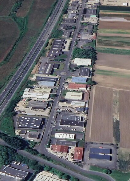 Local d'activités dans Méry-sur-Oise à vendre - Photo de l’immeuble – Image 2 sur 2