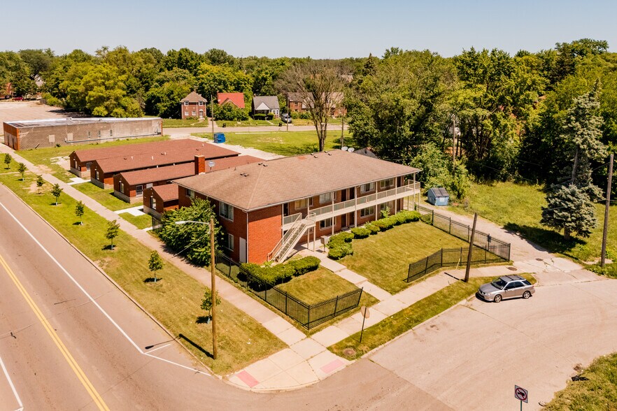 9700 Chalmers St, Detroit, MI à vendre - Photo de l’immeuble – Image 2 sur 2