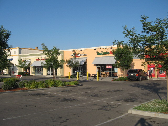 101-179 N Mcdowell Blvd, Petaluma, CA à louer - Photo de l’immeuble – Image 3 sur 4