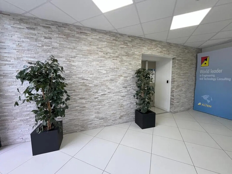 Bureau dans SOPHIA ANTIPOLIS à louer - Photo de l’immeuble – Image 2 sur 6