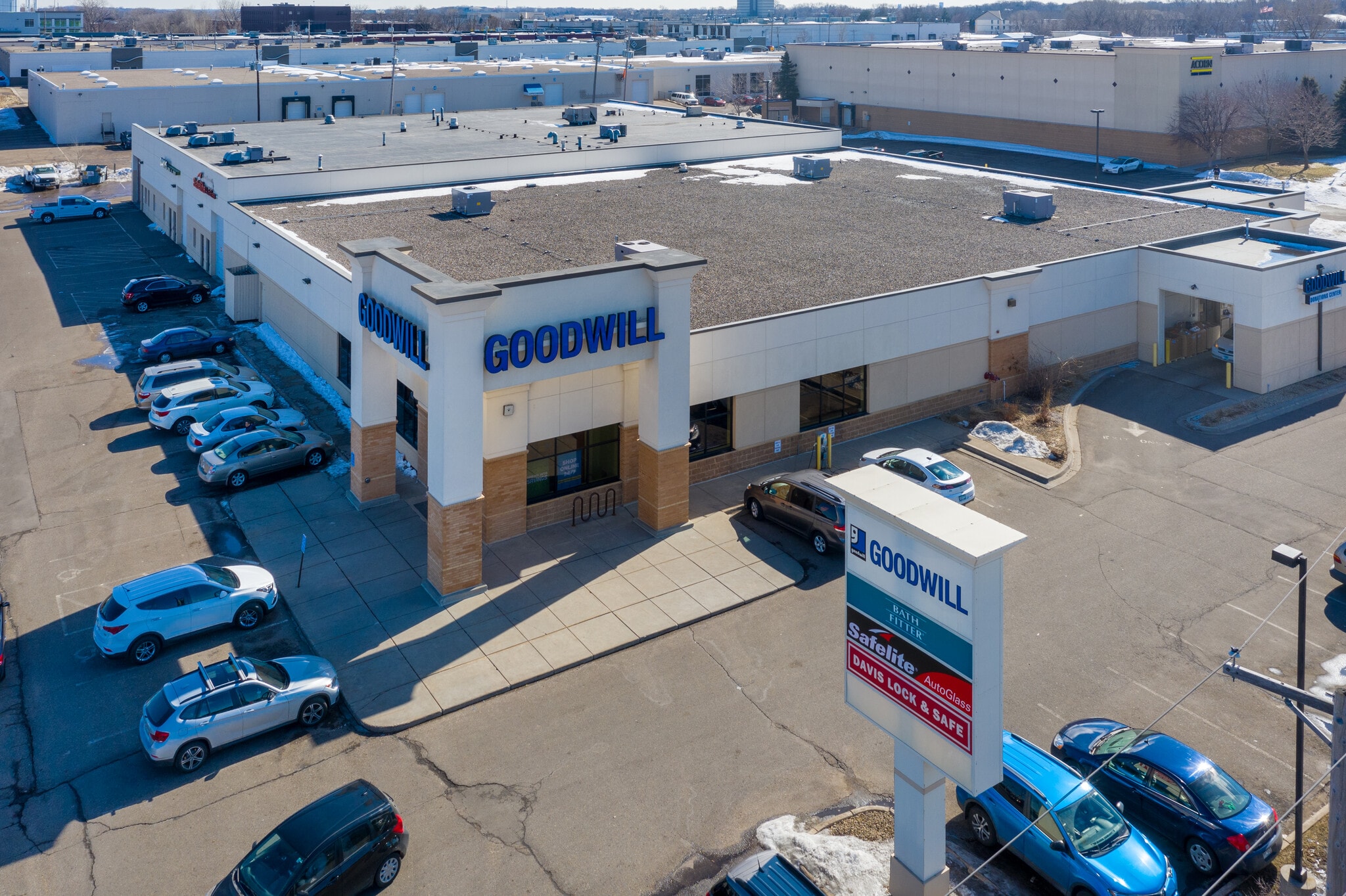 2500 Cleveland Ave N, Roseville, MN à vendre Photo intérieure– Image 1 sur 6
