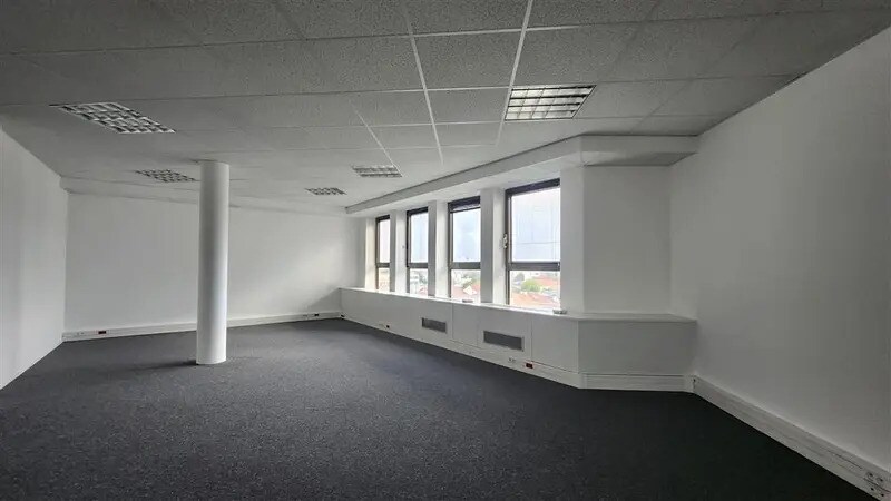 Bureau dans La Garenne-Colombes à louer - Photo intérieure – Image 3 sur 7