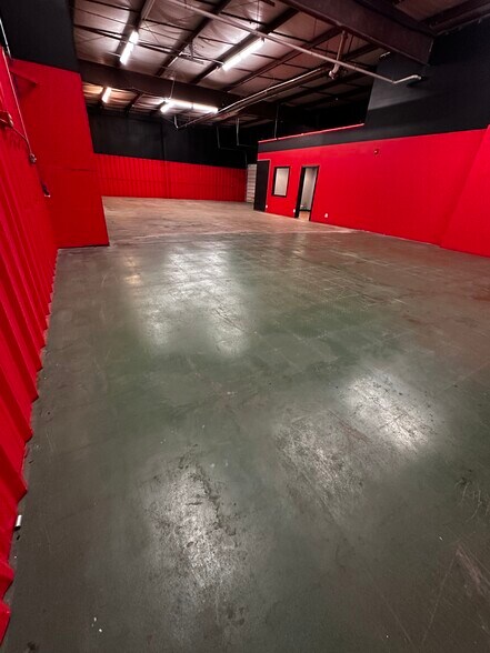279 N Industrial Dr, Bradley, IL à louer - Photo de l’immeuble – Image 2 sur 12
