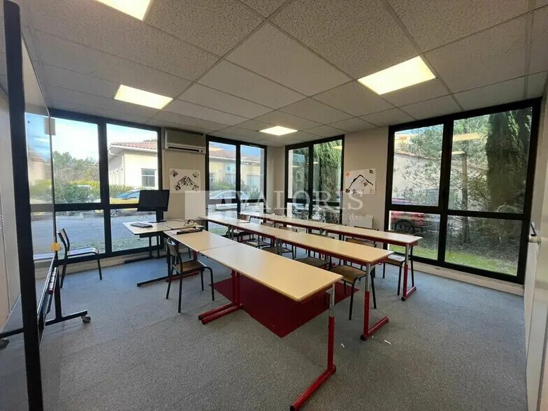 Bureau dans Aix-en-Provence à louer - Photo intérieure – Image 3 sur 12