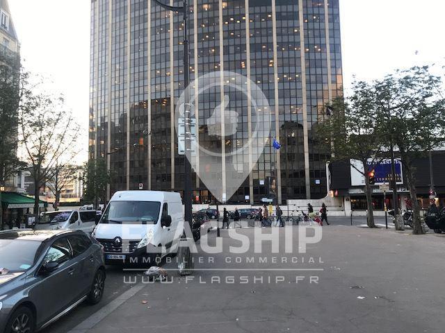 Local commercial dans Paris à louer - Photo de l’immeuble – Image 2 sur 3