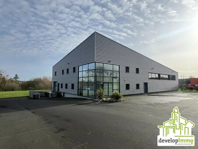 Plus de détails pour Bureau, Local d'activités à louer