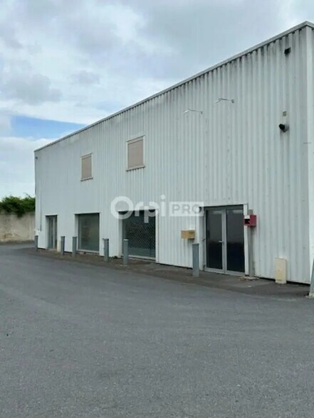 Local commercial dans Bétheny à louer - Photo de l’immeuble – Image 1 sur 9