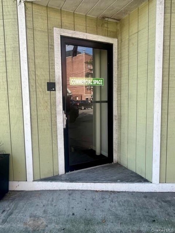 11628 Myrtle Ave, Richmond Hill, NY à louer Photo principale– Image 1 sur 10