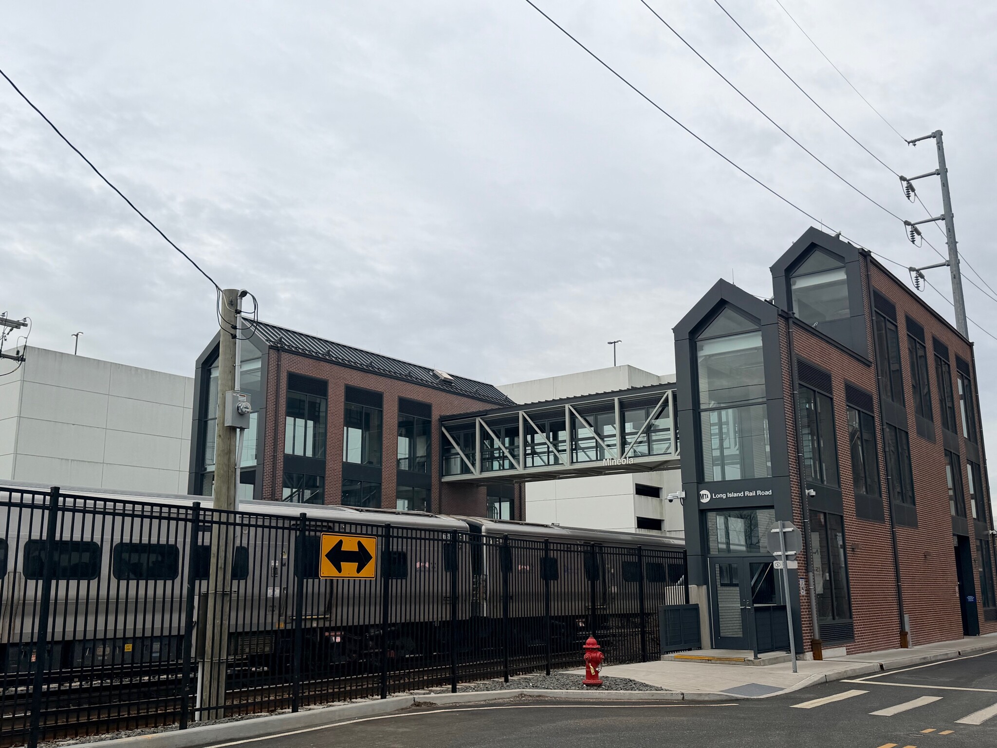 90 Main St, Mineola, NY à louer Photo intérieure– Image 1 sur 12