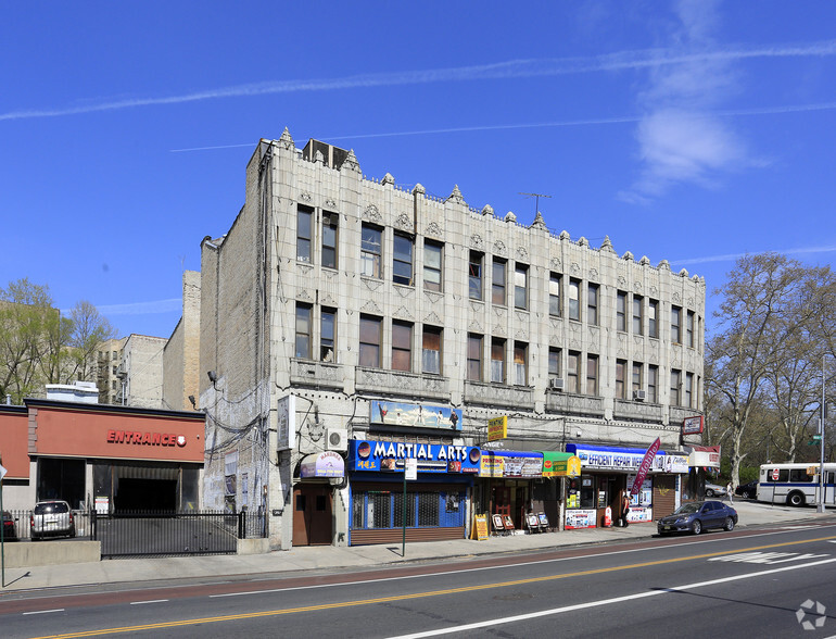 1877 Webster Ave, Bronx, NY à louer - Photo de l’immeuble – Image 2 sur 8