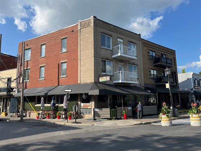 321 Rue Saint-Charles O, Longueuil, QC à louer Photo de l’immeuble– Image 1 sur 4