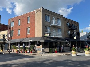 321 Rue Saint-Charles O, Longueuil, QC à louer Photo de l’immeuble– Image 1 sur 4