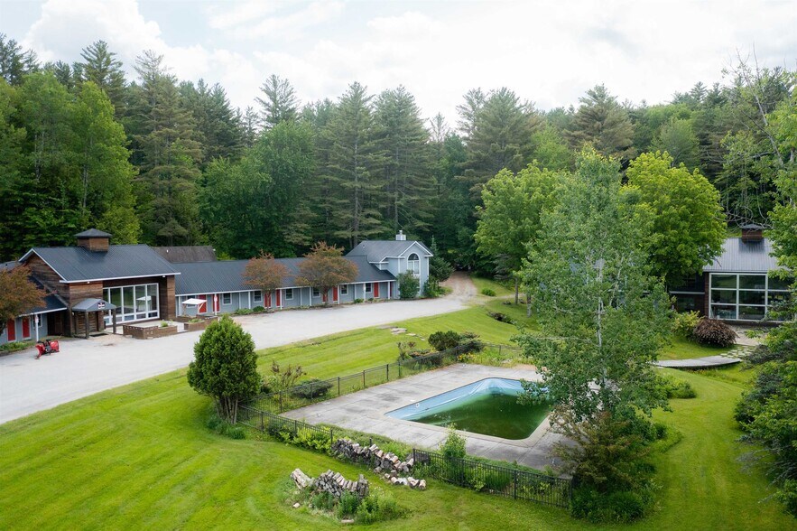 1007 Mountain Rd, Stowe, VT à vendre - Photo de l’immeuble – Image 3 sur 9