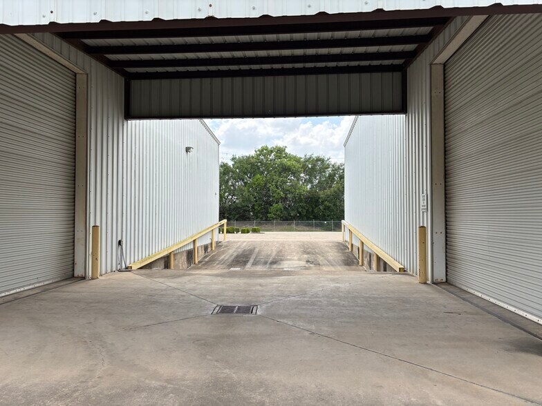 3223 Trebor St, Pasadena, TX à louer - Photo de l’immeuble – Image 3 sur 13