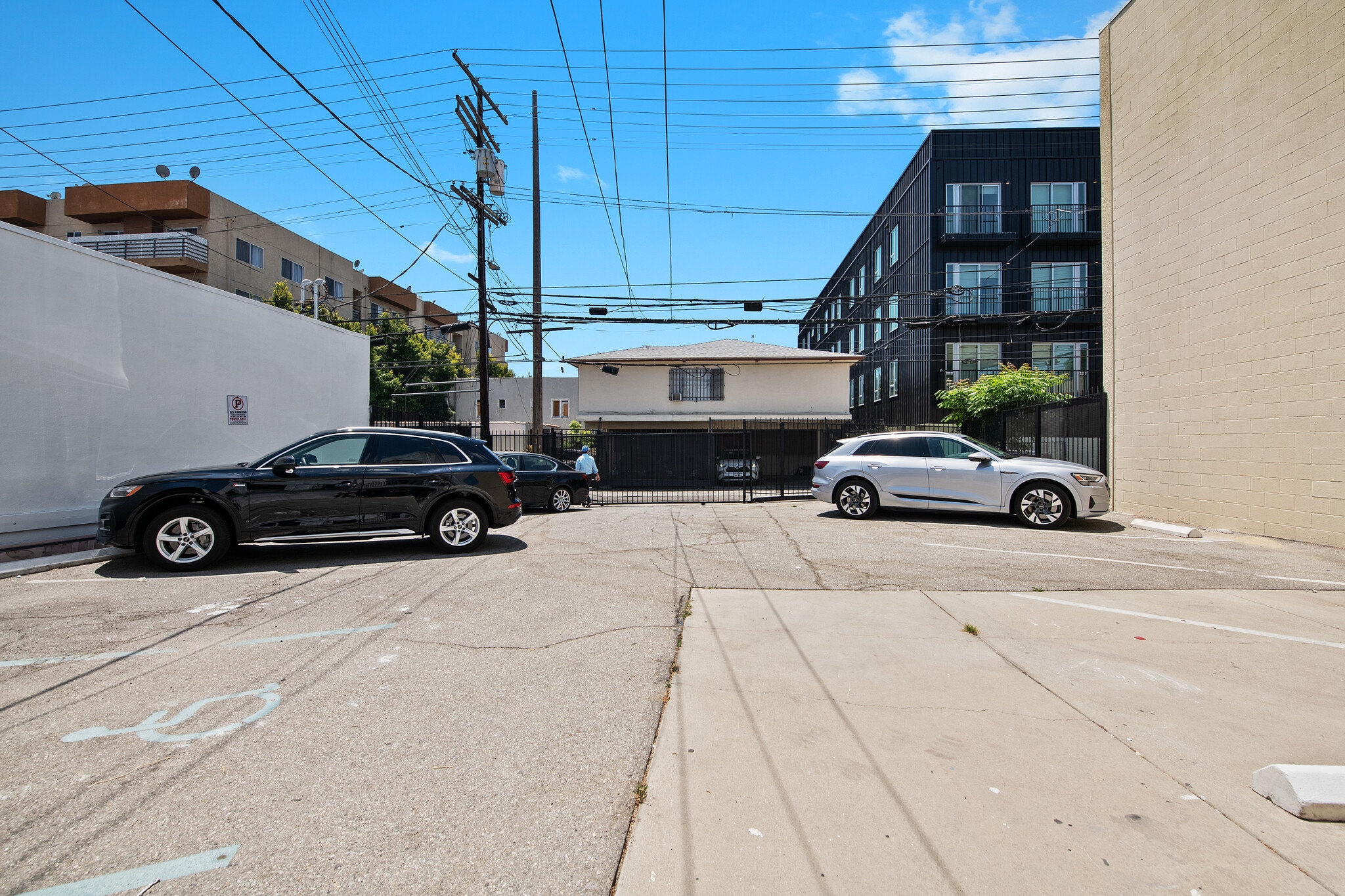 355-359 N Fairfax Ave, Los Angeles, CA à louer Photo intérieure– Image 1 sur 11