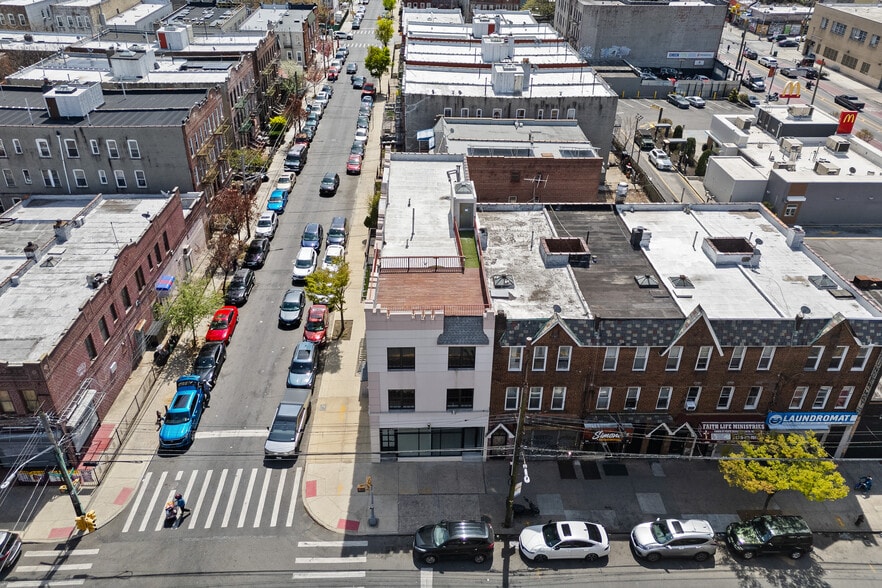 222 E 51st St, Brooklyn, NY à vendre - Photo de l’immeuble – Image 3 sur 53
