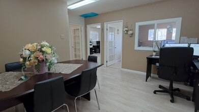 17018-17056 Devonshire St, Northridge, CA à louer - Vidéo sur l’annonce professionnelle 