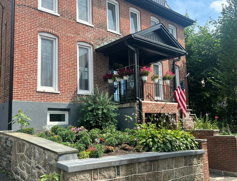 255 Washington St, East Stroudsburg, PA à vendre - Photo de l’immeuble – Image 2 sur 14