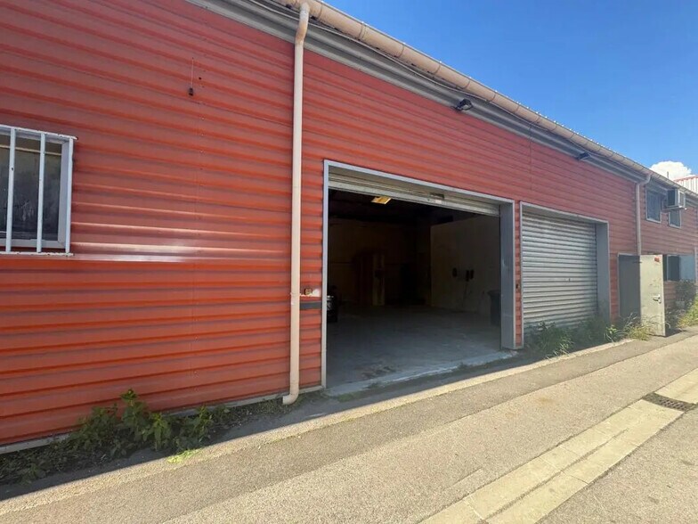Industriel/Logistique dans Aubagne à louer - Photo de l’immeuble – Image 2 sur 6
