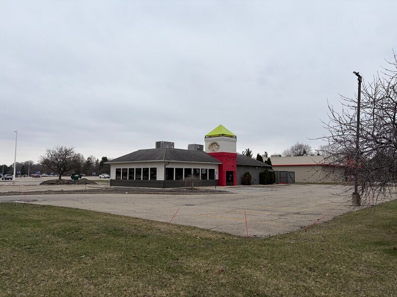 570 Baldwin St, Jenison, MI à louer - Photo de l’immeuble – Image 2 sur 10
