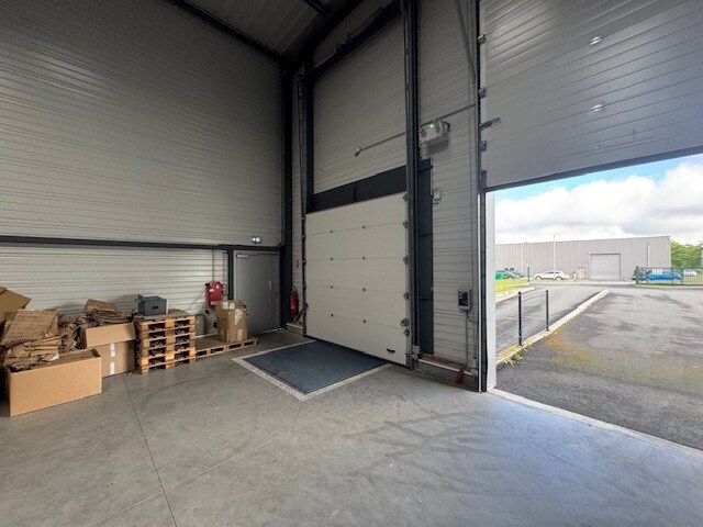 Industriel/Logistique dans Andrézieux-Bouthéon à louer - Photo de l’immeuble – Image 3 sur 6