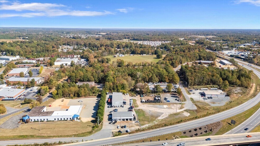 2023 Richard Baker Dr, Stallings, NC à louer - Photo de l’immeuble – Image 2 sur 4