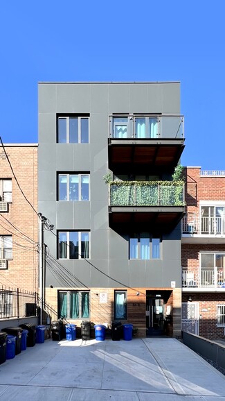 Plus de détails pour 5615 Van Cleef St, Flushing, NY - Logement à vendre
