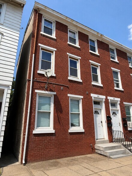 219 E Broad St, Burlington, NJ à vendre - Photo de l’immeuble – Image 3 sur 10