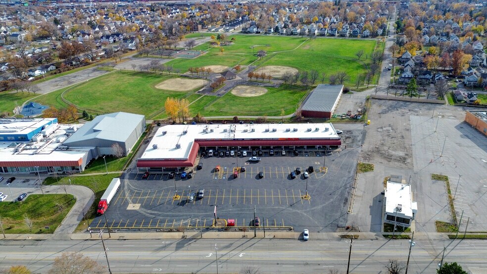 16122 Lakeshore Blvd, Cleveland, OH à vendre - Aérien – Image 3 sur 3