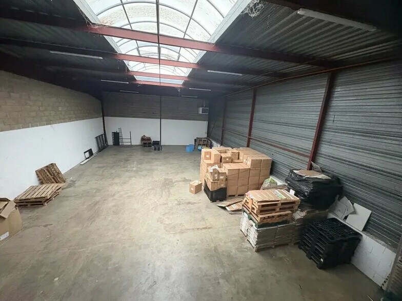 Local d’activités dans Collégien à louer - Photo intérieure – Image 1 sur 5