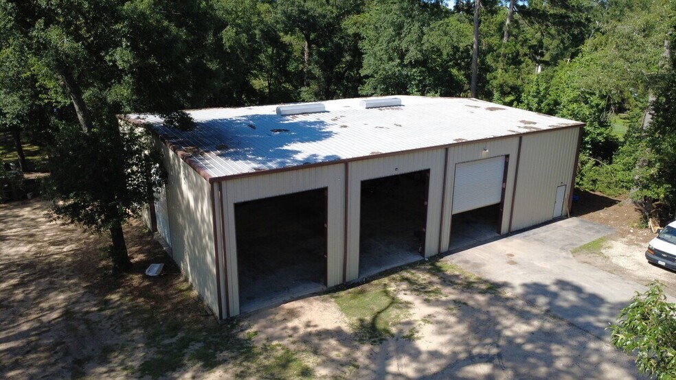 9224 Sharyn Dr, Conroe, TX à louer - Photo principale – Image 1 sur 1