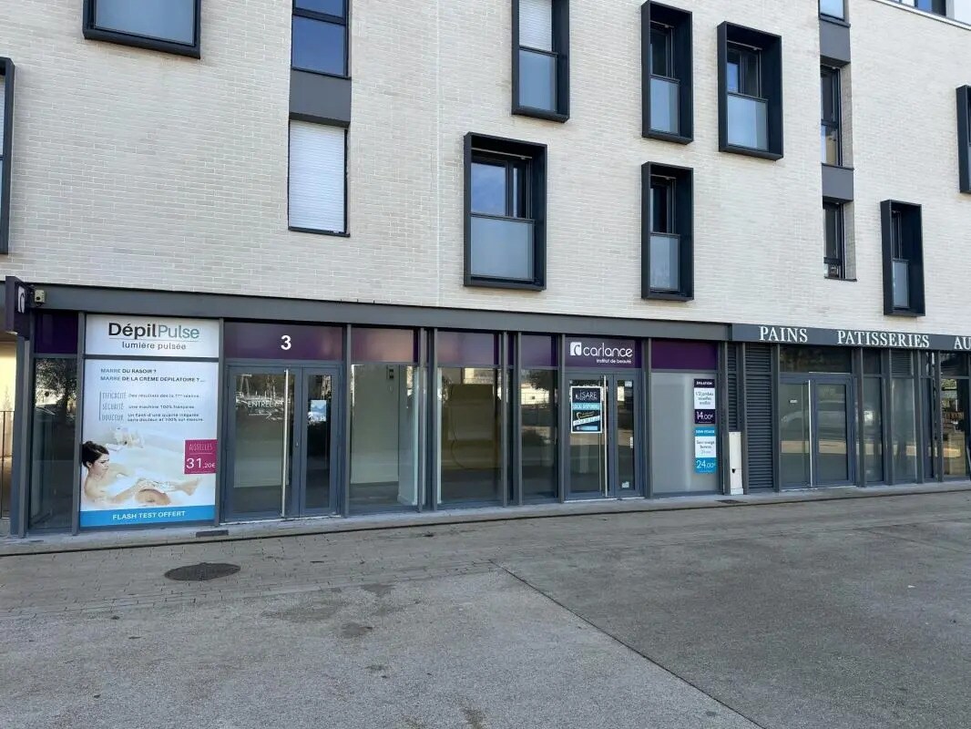 Local commercial dans Luisant à louer Photo de l’immeuble– Image 1 sur 12