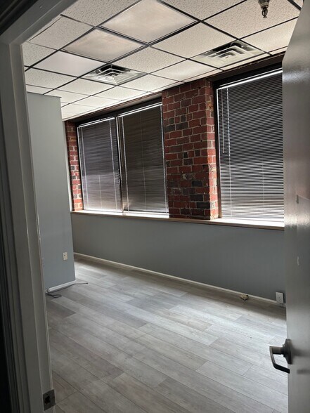 401-403 Maclean Ave, Louisville, KY à louer - Photo de l’immeuble – Image 2 sur 7